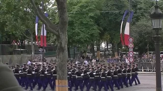 Aux Champs Elysées