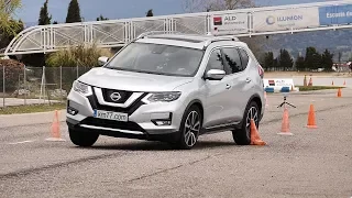 Nissan X-Trail 2017 - Maniobra de esquiva (moose test) y eslalon | km77.com