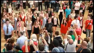 St Patrick's Day Flashmob in Sydney by Tourism Ireland