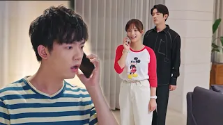 Cinderella secretly talks to his rival in love, CEO is jealous and steals the  phone