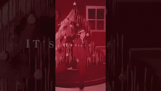 Frank Sinatra performing “Mistletoe and Holly”! 🎄