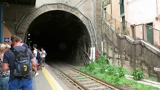 EUROSTAR FRECCIABIANCA 8613 IN TRANSITA A  VERNAZZA CON UN ETR 460