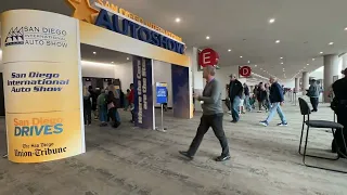 Entrance Crowd - 2023 San Diego International Auto Show