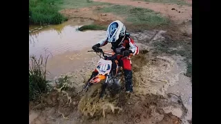 Trilha em Tebas MG - Mini Moto XR200 e CRF230 no Açude