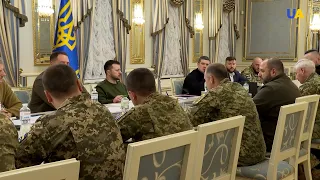 Воїнам потрібна зброя! Зеленський провів нараду з урядом, військовими та ОПК