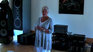 Dame Judi Dench   Stay at Llwynhelyg Country House Music Room