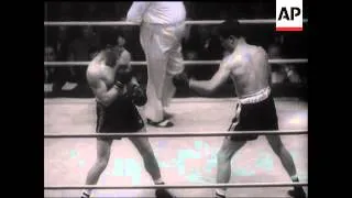 AUSTRALIAN SCENE - RONNIE JAMES V TOMMY BURNS - BOXING