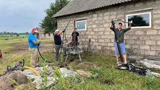 Буріння свердловини! Бики на пасовищі! Рівненщина!