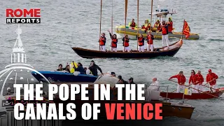 🎭VENICE | Pope Francis seen by boat on the canals of Venice