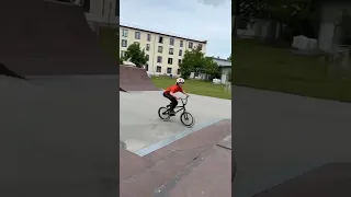 🚲 ПЕРВЫЕ ТРЮКИ НА BMX ПО СОВЕТАМ ПОДПИСЧИКОВ ❤️СПАСИБО ВАМ ЗА ПОДДЕРЖКУ 🙌