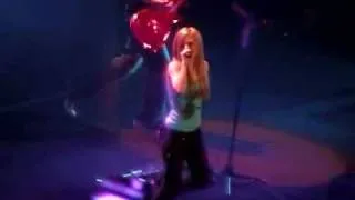 avril lavigne live in new jersey 2004 losing grip