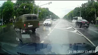 Учителя на дороге. Ох уж эти водители. Быдло получил по заслугам