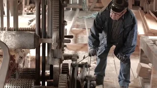 Видео работы старой шведской лесопилки на водной тяге