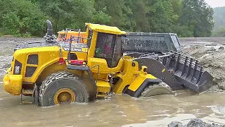 Heavy Rain at teh Big Construction Zone! Volvo Loader Work In Mud// MAZ537