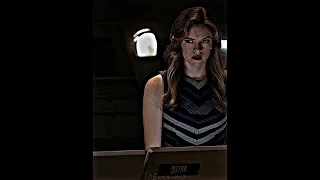 Caitlin uses her powers to save Barry