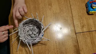 Finishing the basket with rolled tubes