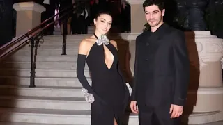 Hande Ercel ve Burak Deniz Canesde el-ele goruntulendi💥