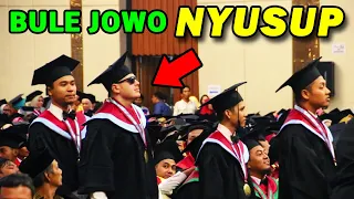 NEKAT! Bule Jowo TEROBOS Acara Wisuda - Prank Minta Ijasah !!