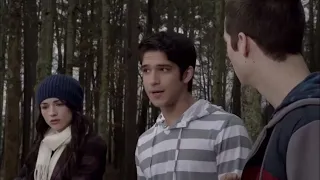 Teen Wolf 2x06 Scott, Allison, and Stiles are in the woods discussing what to do about him.