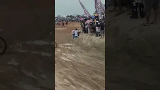 Tabrakan motorcross sirkuit Air panas