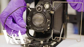 ASMR at the museum | Clicking the shutter on Paneth's plate camera | V&A