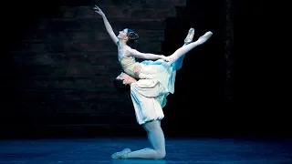 Romeo and Juliet – Balcony pas de deux (Federico Bonelli, Lauren Cuthbertson; The Royal Ballet)