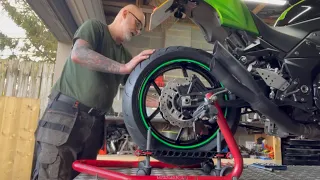 How to change a rear motorcycle wheel with Chuqy - Z750 Rear Wheel   Dave