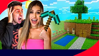 MINHA NAMORADA JOGANDO MINECRAFT PELA PRIMEIRA VEZ!