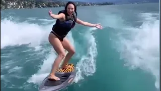 Liza Tuktik tries surfing