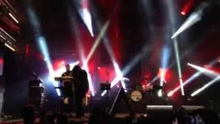 Bastille - Bad Blood (Live @ Festival Soirs d'été OUI FM, Paris - 10 Juillet 2013)