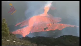 tsunami de la lava تسونامي الحمم البركانية  volcán la palma hoy corre a gran velocidad تدفق سريع