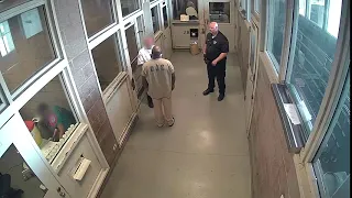 Detainee charged with punching guard at Cook County Jail