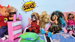 GIRLS AGAINST BOYS! In THE CHILDREN'S CAMP Katya and Max are a cheerful family funny dolls Darinelka