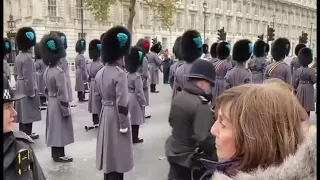 The Queens/Kings` Guards Play Mordechai Ben David`s Moshiach......