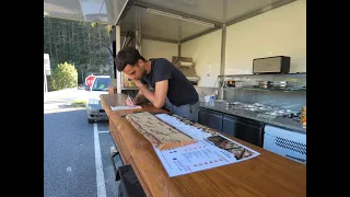 Dans la remorque de la pizzeria Le cabanon à Balsièges