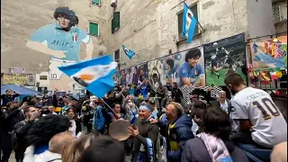 Festa per Maradona ai Quartieri spagnoli con i tifosi del Boca