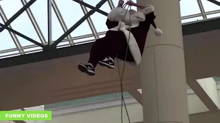 BEST CHRISTMAS SANTA FAILS Compilation 2018