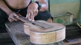 REAL HANDMADE UKULELE that completes all by hand.