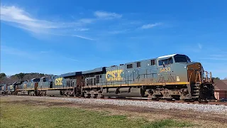 CSX freight train M491 headed Northbound in Wingate NC with CSXT 5433 in the lead 2/4/23🇺🇲