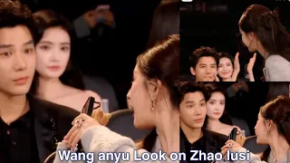 Zhaolusi Ask Wang Anyu to hold her phone & purse.. How WangAnyu Look On Zhaolusi