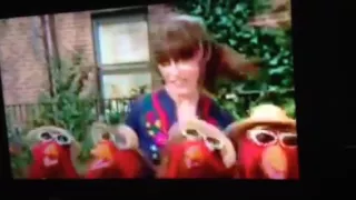 Feist sings 1,2,3,4 Sesame Street