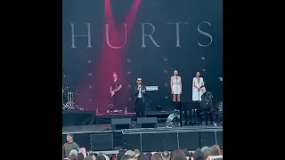 Hurts - Somebody To Die For [Chisinau @ Teatrul Verde, Concert 1 iulie 2023]