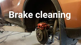 Brake cleaning on Suzuki Vitara