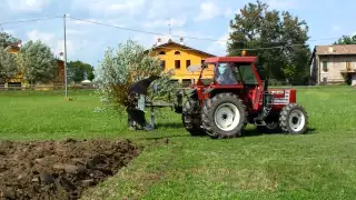 Fiat 65/90 in aratura con monovomere