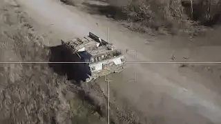 🇷🇺 Уничтожение украинского тяжелого тягача МТ-Т ударом российского БПЛА "Ланцет"
