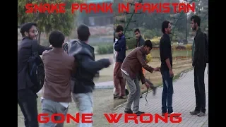 Snake Prank - Prank in Pakistan Gone Wrong - Shugal Pindi