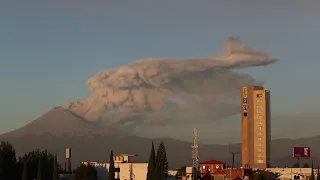 Mexico's Popocatepetl volcano spews smoke | AFP