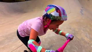 Learn English Colors! Rainbow Helmet at Scooter Park with Sign Post Kids!