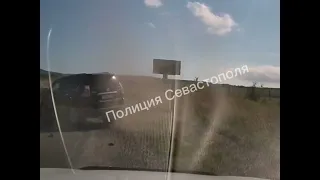 В Крыму в ДТП столкнулись три автомобиля, пострадали четыре человека
