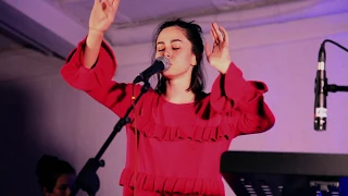 Julia Smiles - Love (live @ More Vnutri)